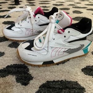 Reebok - white sneaker - size 8 toddler